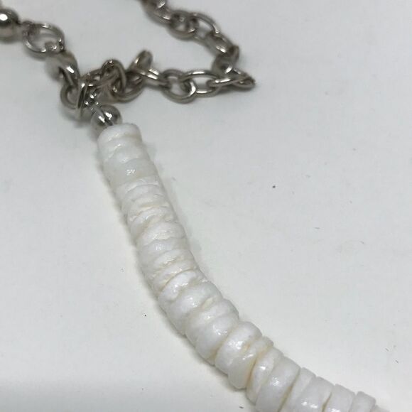 NWOT Lot of 8 Puka shell necklace - Picture 5 of 6